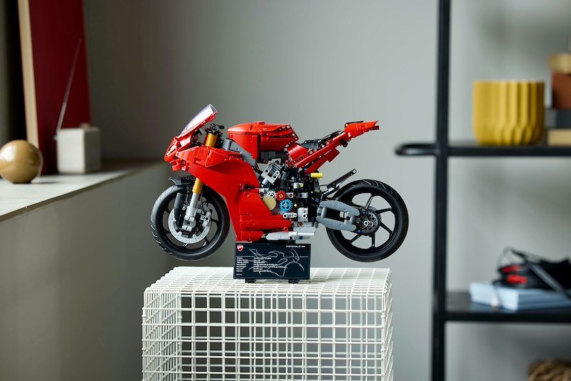 Lego Technic Ducati Panigale V4 S 42202