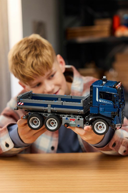 Lego Technic Autocarro Con Cassone Ribaltabile 42203