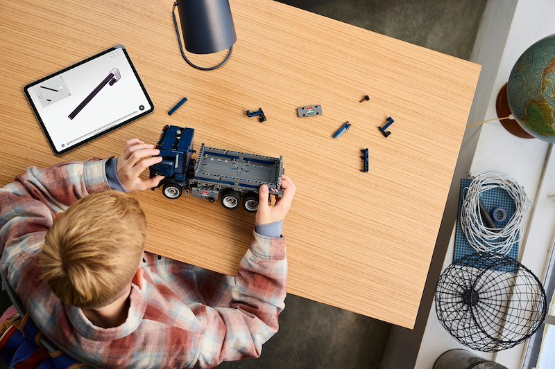 Lego Technic Autocarro Con Cassone Ribaltabile 42203