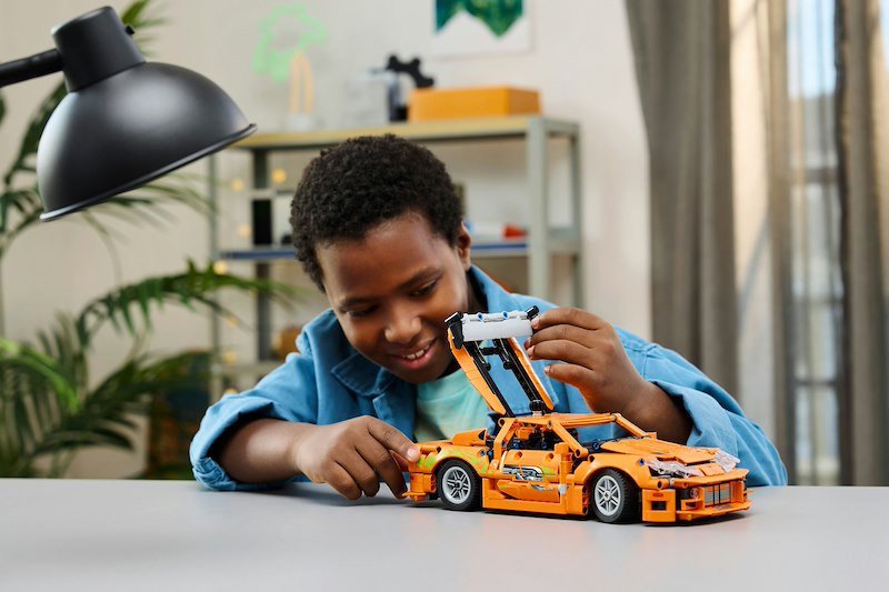 Lego Technic Fast and Furious Toyota Supra MK4 42204