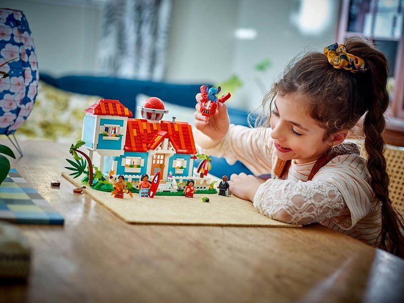 Lego Disney Casa Sulla Spiaggia di Lilo e Stitch 43268