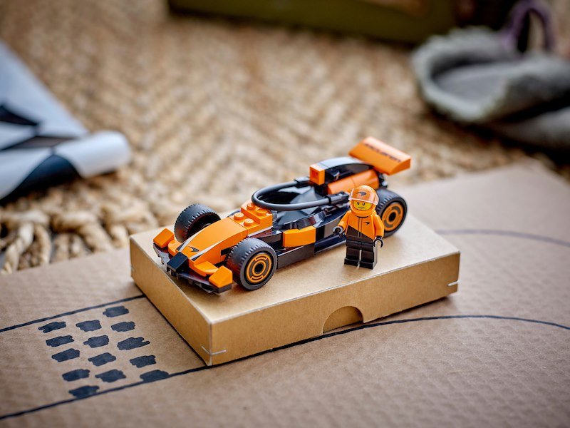 Lego® City Pilota e monoposto McLaren F1 (60442)