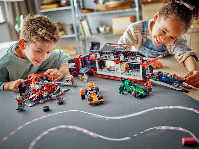 Lego® City Pilota e monoposto McLaren F1 (60442)
