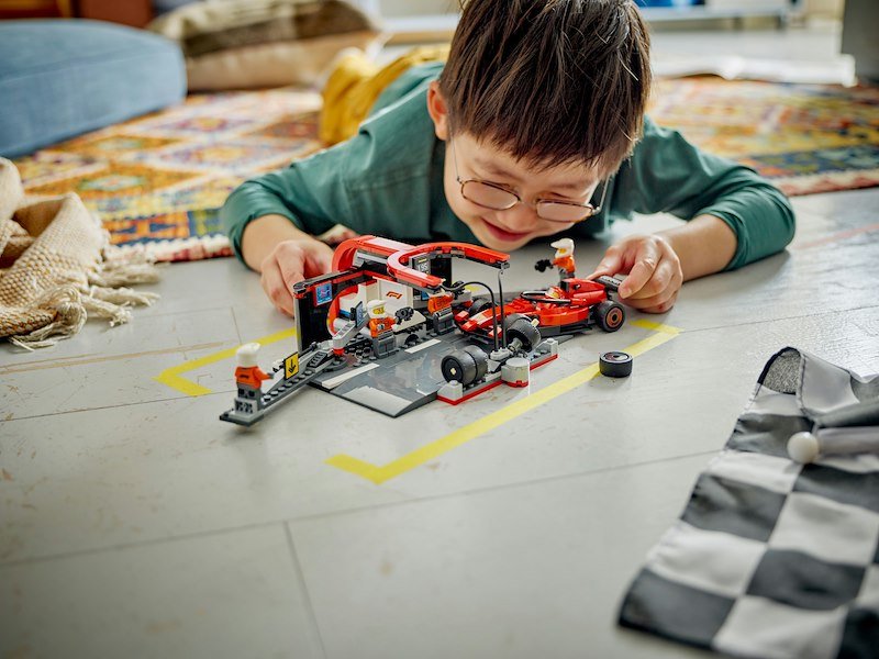 Lego® City Pit Stop e meccanici con monoposto Ferrari F1 (60443)