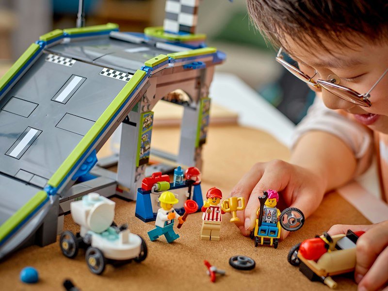 Lego® GARA SULLA PISTA A RAMPE - 60460