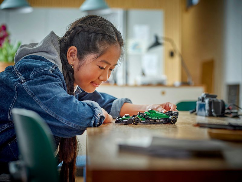 Lego® Speed Champions Auto da corsa Aston Martin Aramco F1 AMR24 77245