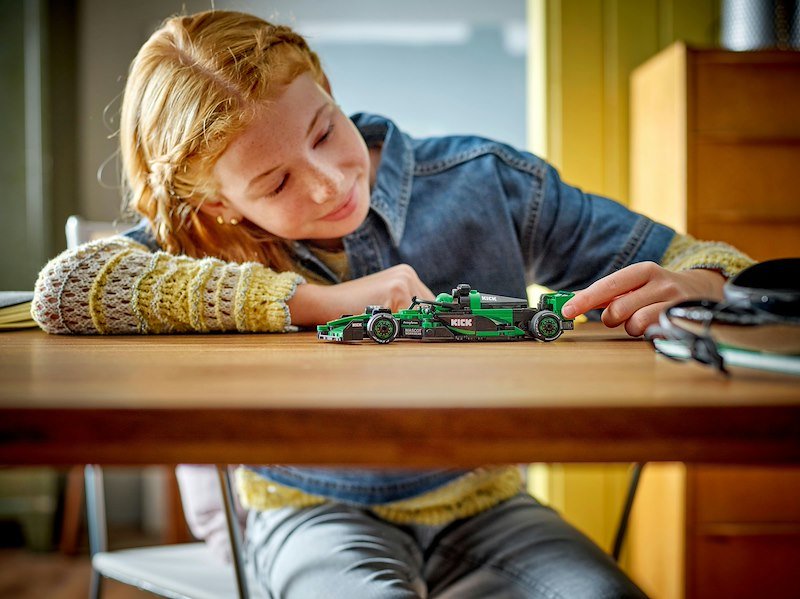 Lego® Speed Champions Auto da corsa KICK Sauber F1 Team C44 77247