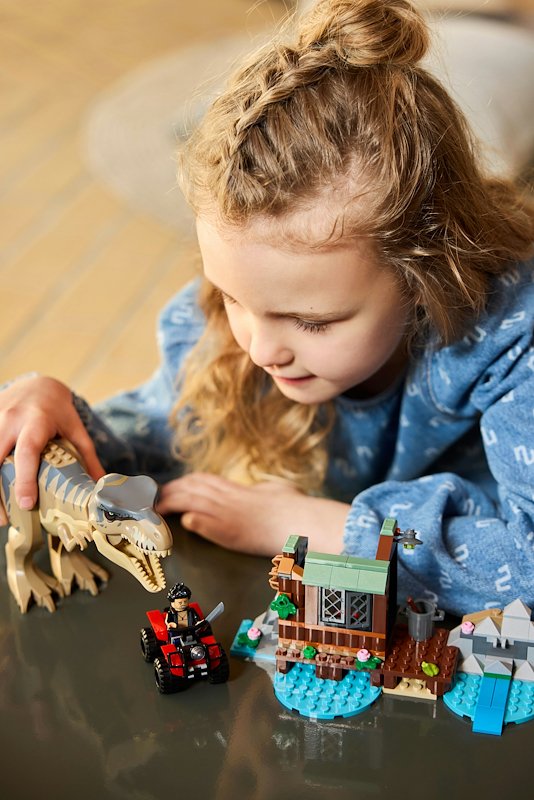 Lego® Fuga sul fiume dal T. rex 76975