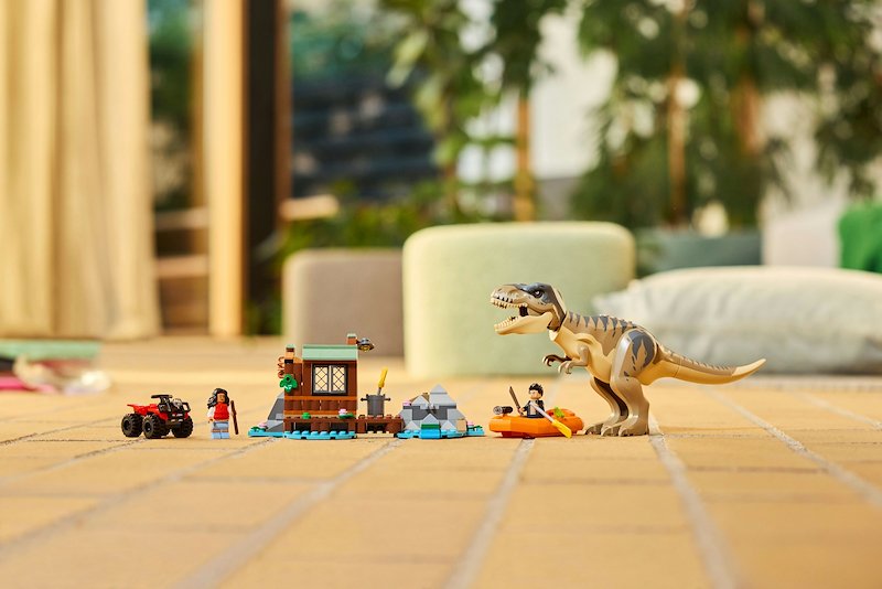 Lego® Fuga sul fiume dal T. rex 76975