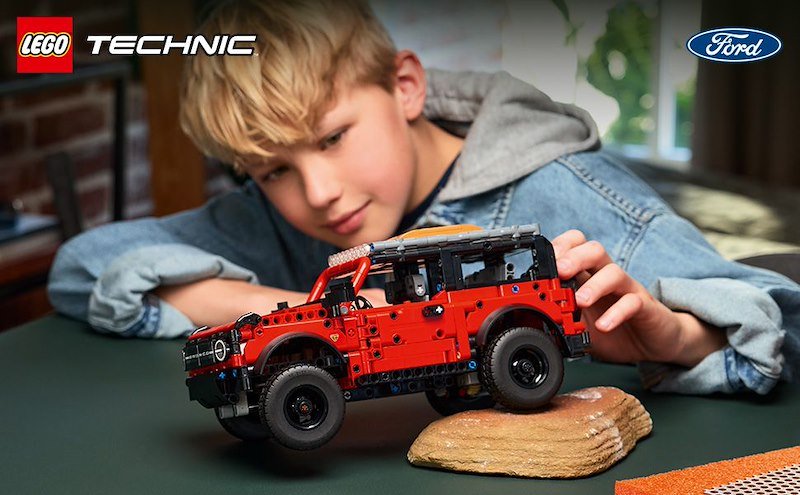 Lego SUV Ford Bronco 42213