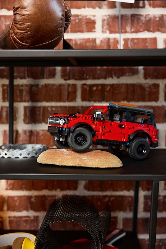Lego SUV Ford Bronco 42213