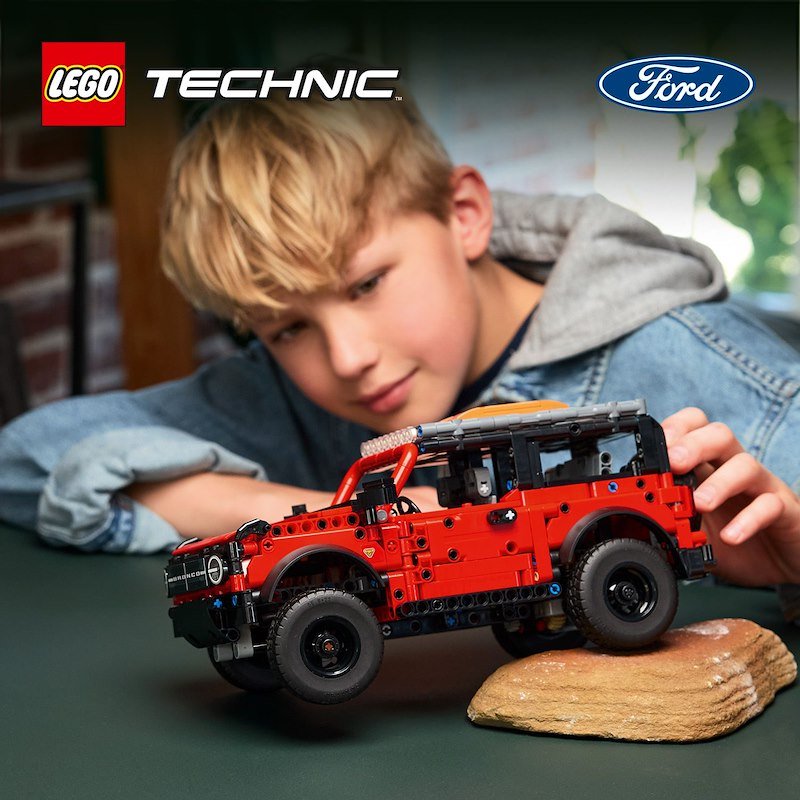 Lego SUV Ford Bronco 42213
