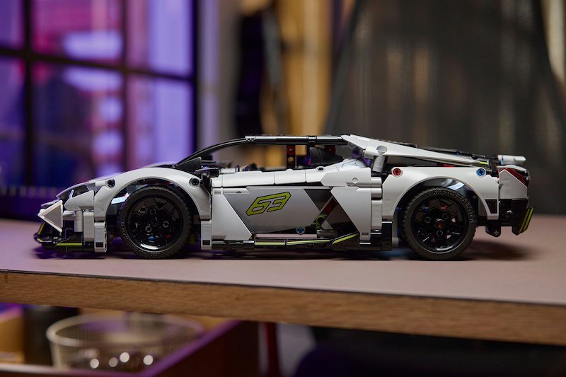 Lego Super Sports Car Lamborghini Revuelto 42214