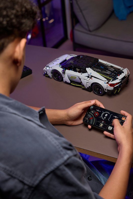 Lego Super Sports Car Lamborghini Revuelto 42214