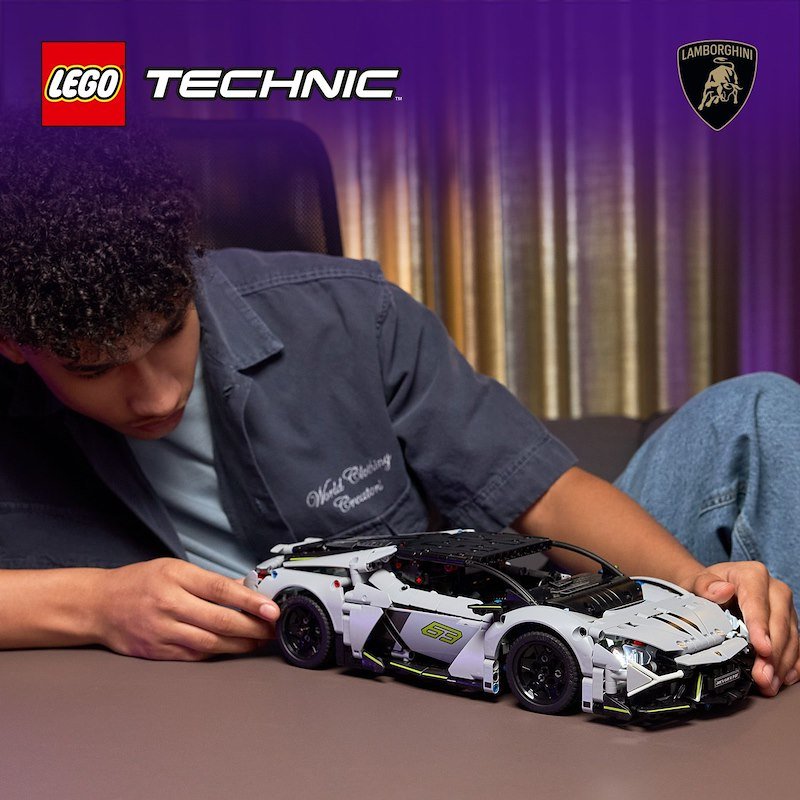 Lego Super Sports Car Lamborghini Revuelto 42214