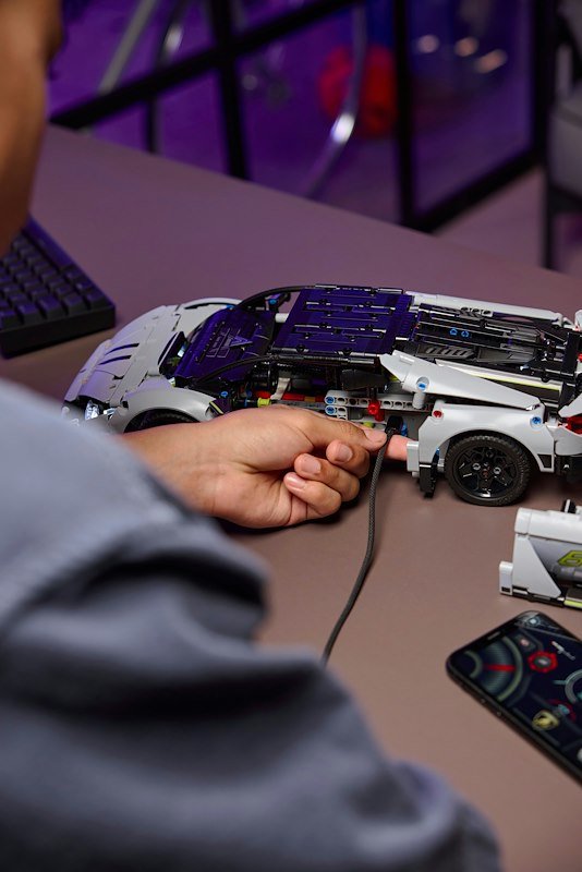 Lego Super Sports Car Lamborghini Revuelto 42214