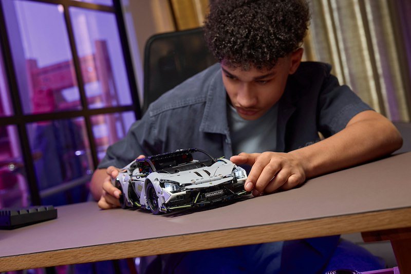 Lego Super Sports Car Lamborghini Revuelto 42214