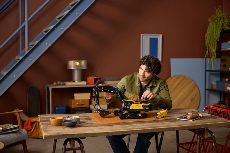 Lego Escavatore Volvo EC500 Hybrid 42215