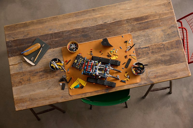 Lego Escavatore Volvo EC500 Hybrid 42215