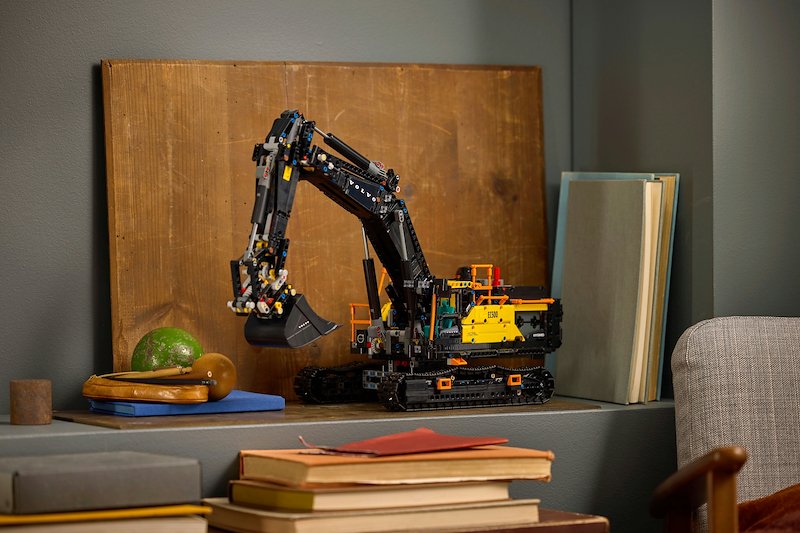 Lego Escavatore Volvo EC500 Hybrid 42215