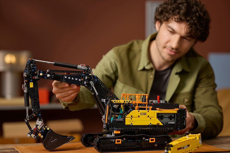 Lego Escavatore Volvo EC500 Hybrid 42215
