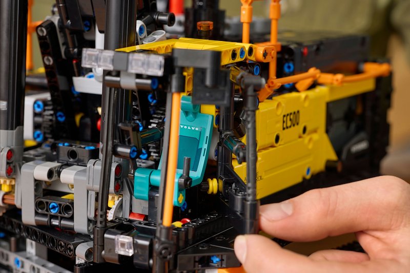 Lego Escavatore Volvo EC500 Hybrid 42215