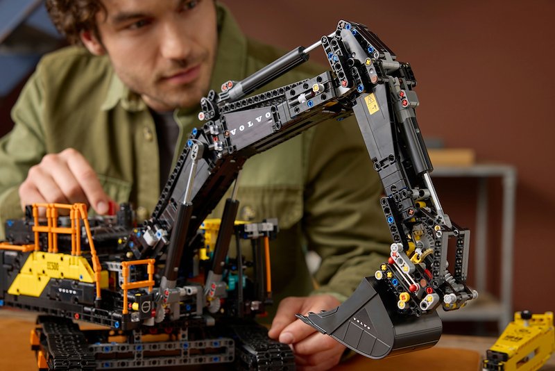 Lego Escavatore Volvo EC500 Hybrid 42215