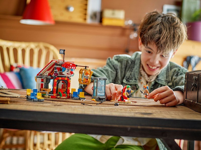 Lego LA TENDA DEL CIRCO DI BAGY IL CLOWN 75637