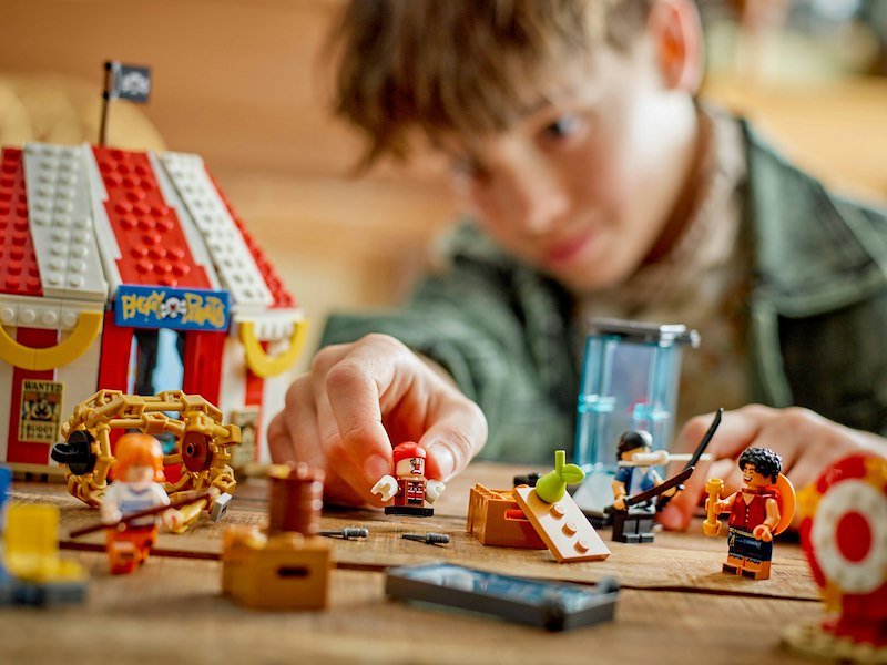 Lego LA TENDA DEL CIRCO DI BAGY IL CLOWN 75637