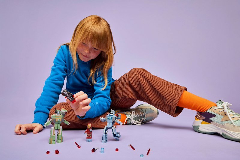 Lego Iron Man e War Machine contro i droni di Hammer 76320