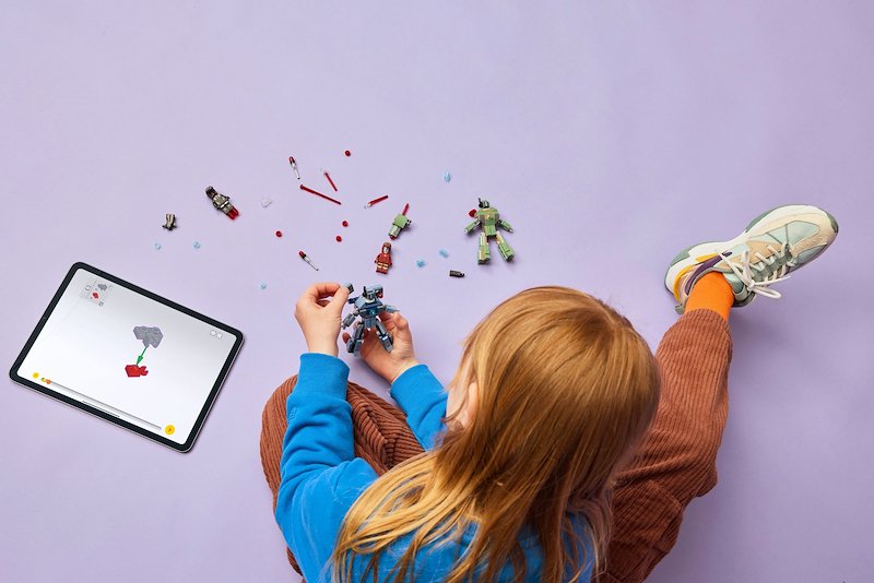 Lego Iron Man e War Machine contro i droni di Hammer 76320