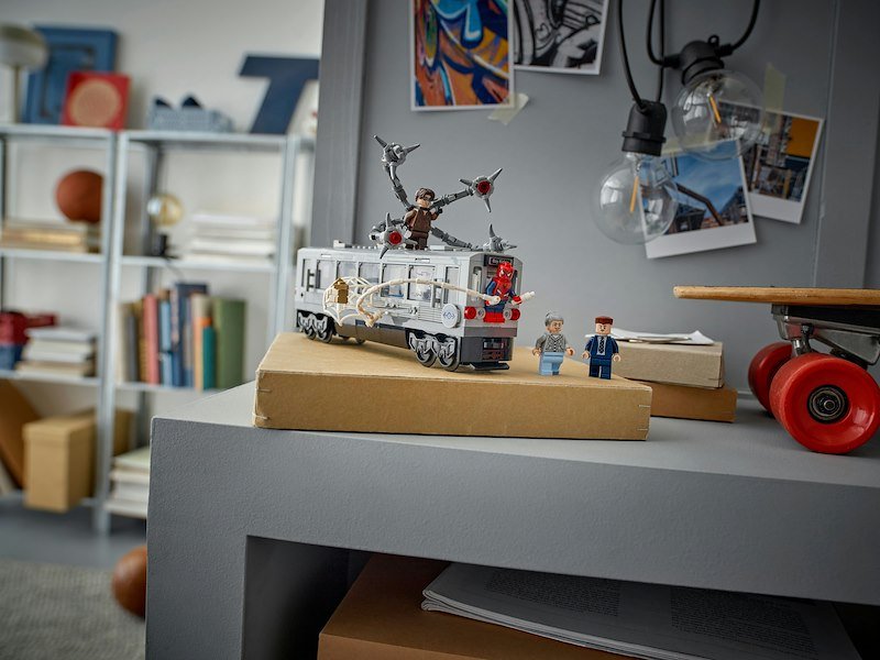 Lego Spider-Man contro Doc Ock: duello sul treno 76321