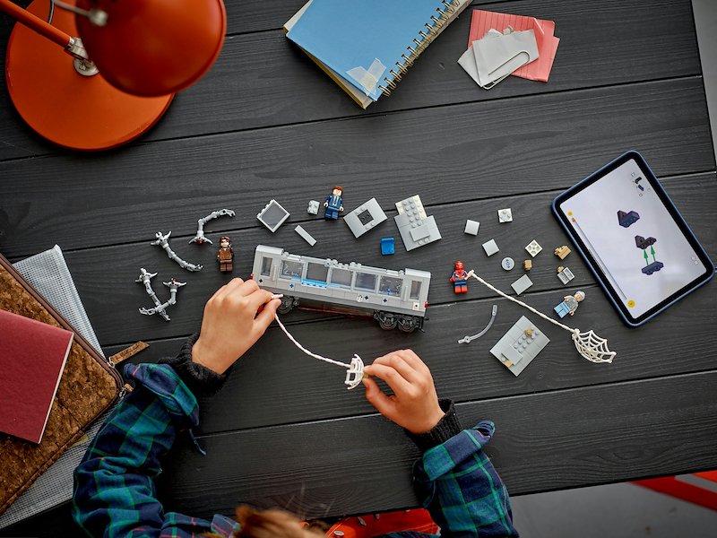 Lego Spider-Man contro Doc Ock: duello sul treno 76321