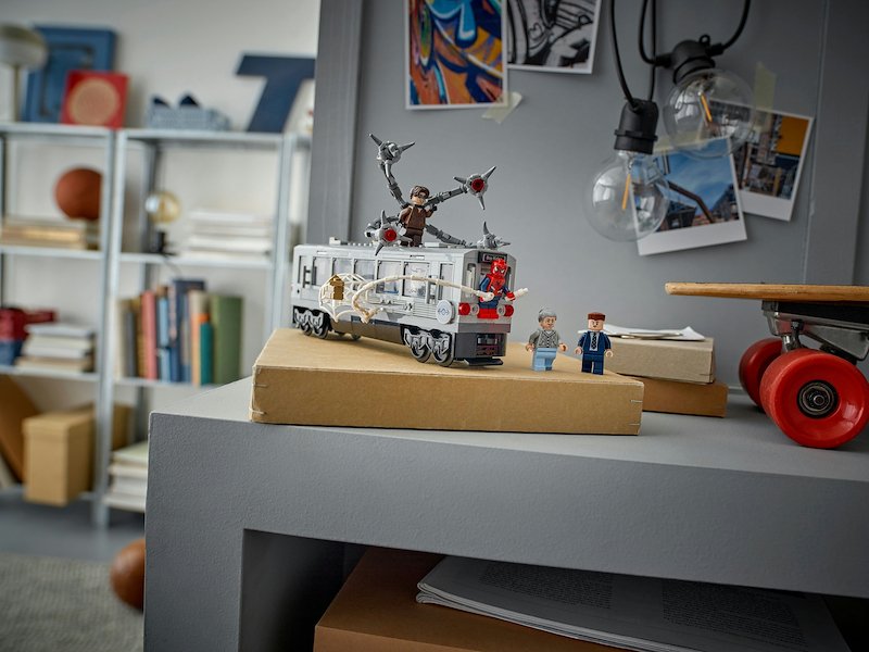 Lego Spider-Man contro Doc Ock: duello sul treno 76321