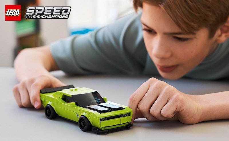 Lego  Sports Car Dodge Challenger SRT Hellcat 77237