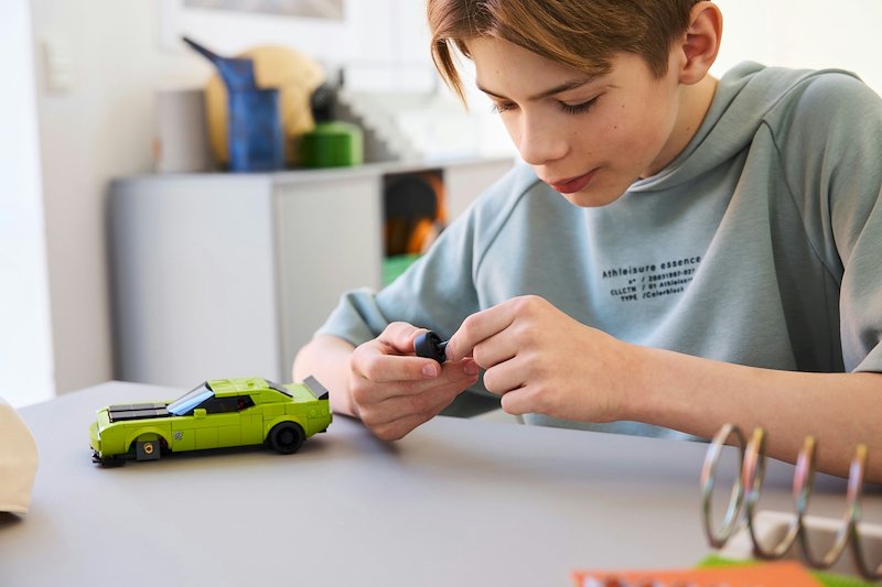 Lego  Sports Car Dodge Challenger SRT Hellcat 77237