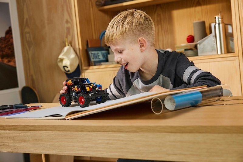 Lego Technic Monster Jam™ Grave Digger™ Fuoco e Ghiaccio 42219