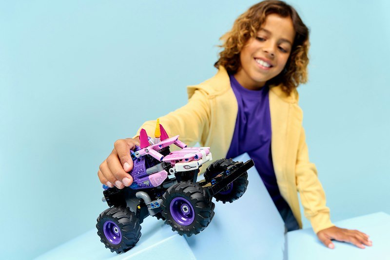 Lego Technic Monster Jam™ Sparkle Smash™ a retrocarica 42220