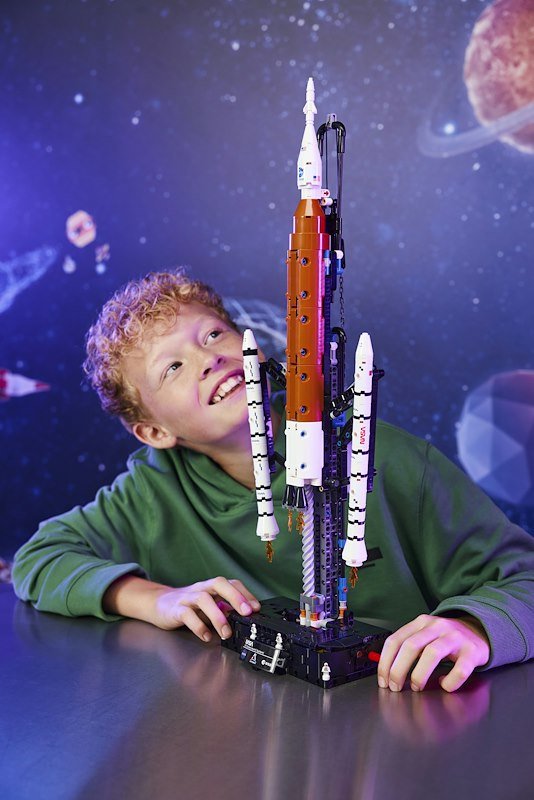 Lego Sistema di lancio spaziale razzo NASA Artemis 42221