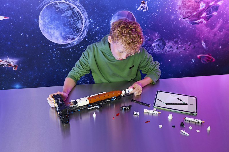 Lego Sistema di lancio spaziale razzo NASA Artemis 42221