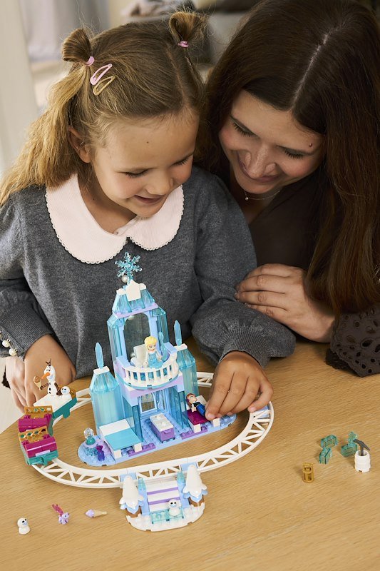 Lego® Castello di ghiaccio di Elsa e avventura sulla neve 43281