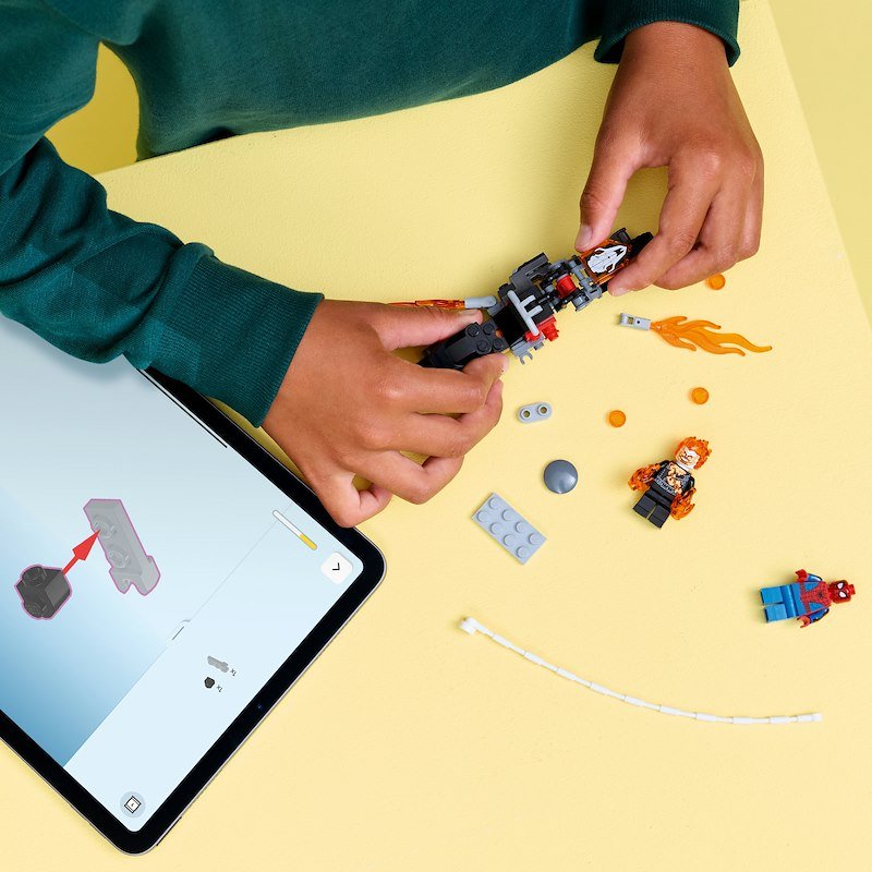 Lego Spider-Man vs. Ghost Rider in motocicletta 76335