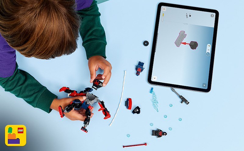 Lego Mech di Miles Morales vs. Spider-Man 2099 76337