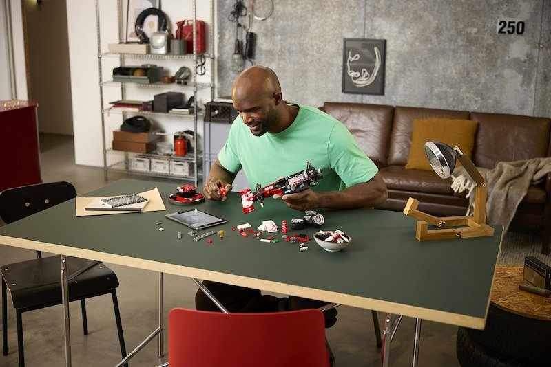 Lego® Icons Ferrari F72004 e Michael Schumacher  11375