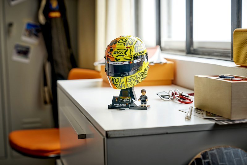 Lego® Casco di Lando Norris McLaren Mastercard F1® Team 43023