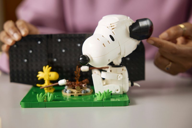 Lego® Peanuts: la cuccia di Snoopy 21368