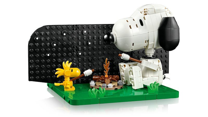 Lego® Peanuts: la cuccia di Snoopy 21368