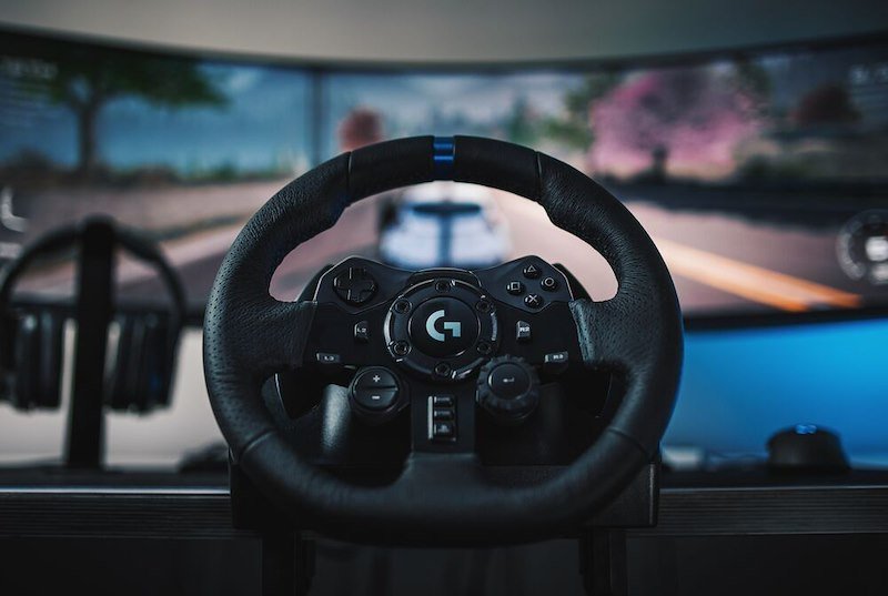 Logitech Volante da corsa e pedali G923 SE (PS5/PS4/PC) + leva del cambio Driving Force Nero