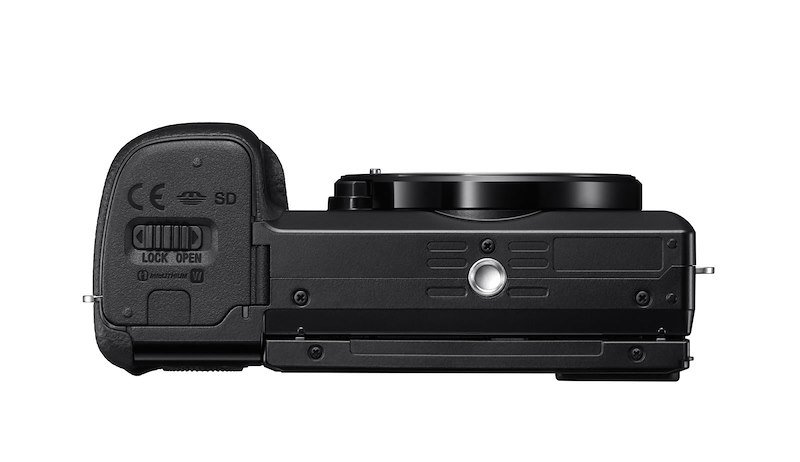 Sony Fotocamera mirrorless ALPHA 6100 + obiettivo Power Zoom 16-50 mm ILCE-6100AKB