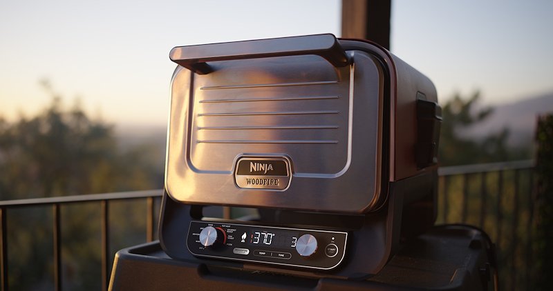 Shark Ninja Forno elettrico da esterno Ninja Woodfire con affumicatore NNJ.OO101EU